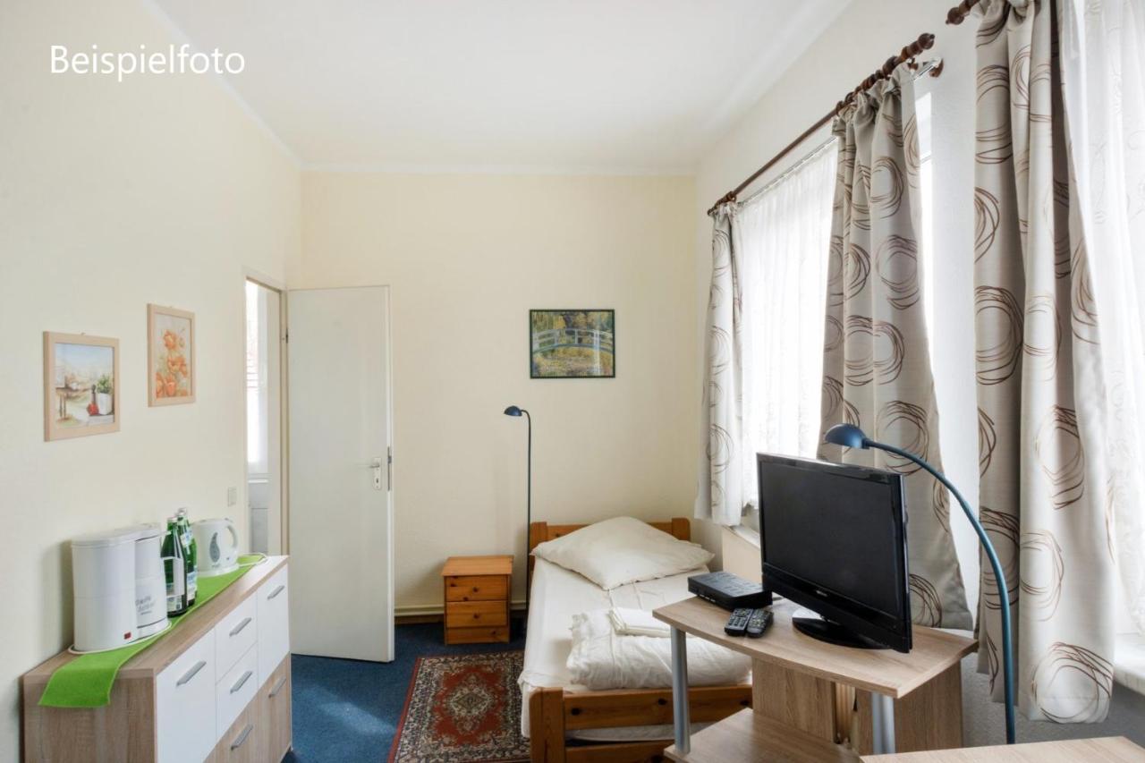 Pension Gp3, Zimmer Mit Kochnische Und Duschbad Vor Den Toren Berlins Dallgow-Doeberitz Esterno foto